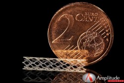 Fig.4 - Medical implant: polymer stent made with  a picosecond laser. Photo courtesy of Amplitude Syst&egrave;mes.