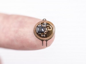 Wireless and battery-free implant with advanced control over targeted neuron groups Wireless and battery-free implant with advanced control over targeted neuron groups