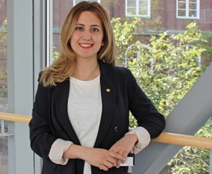 Nooshin Mortazavi, materials researcher at Chalmers Department of Physics Photo credit Heln Rosenfeldt Nooshin Mortazavi, materials researcher at Chalmers Department of Physics Photo credit Heln Rosenfeldt