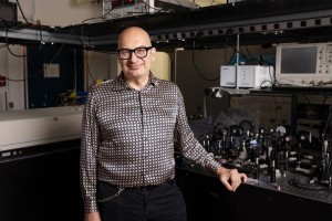Roberto Morandotti Wins IEEE Photonics Society Quantum Electronics Award