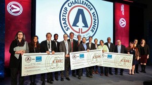 Winners, judges, and sponsors of the 2018 SPIE Startup Challenge with then-SPIE President Maryellen Giger, left Winners, judges, and sponsors of the 2018 SPIE Startup Challenge with then-SPIE President Maryellen Giger, left