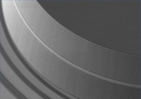 Tapered VCSEL etch with smooth sidewall surface