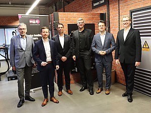 From left to right Prof Dr Emil Schubert Abicor Binzel, Thibault Bautze-Scherff Blackbird, Jens Schleicher Abicor Binzel, Pascal Brozio Blackbird, Dr Andreas Kahn Abicor Binzel, Karl Christian Messer Blackbird Click for download printable picture
