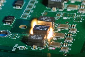 The new recycling concept focuses, in particular, on the elements tantalum, neodymium, tungsten and gallium, which are to be found in virtually all modern electronicsFraunhofer ILT, Aachen
